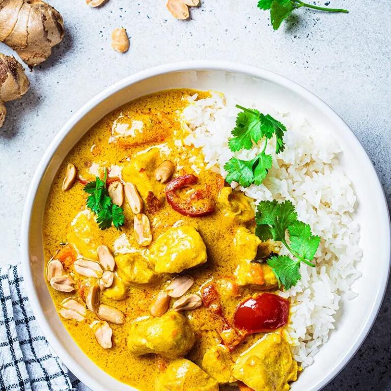 Rozkoszuj się wyjątkowym tajskim curry z krewetkami i mlekiem kokosowym pełnym warzyw