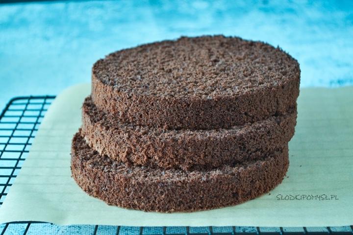 Ciemny biszkopt z kakao