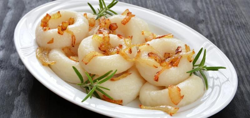 Gotowanie mrożonych klusek