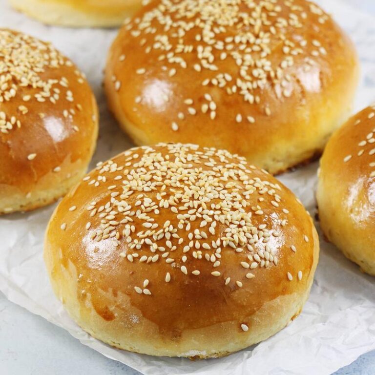 Najlepsze bułki na burgery – sprawdź, gdzie je znaleźć!
