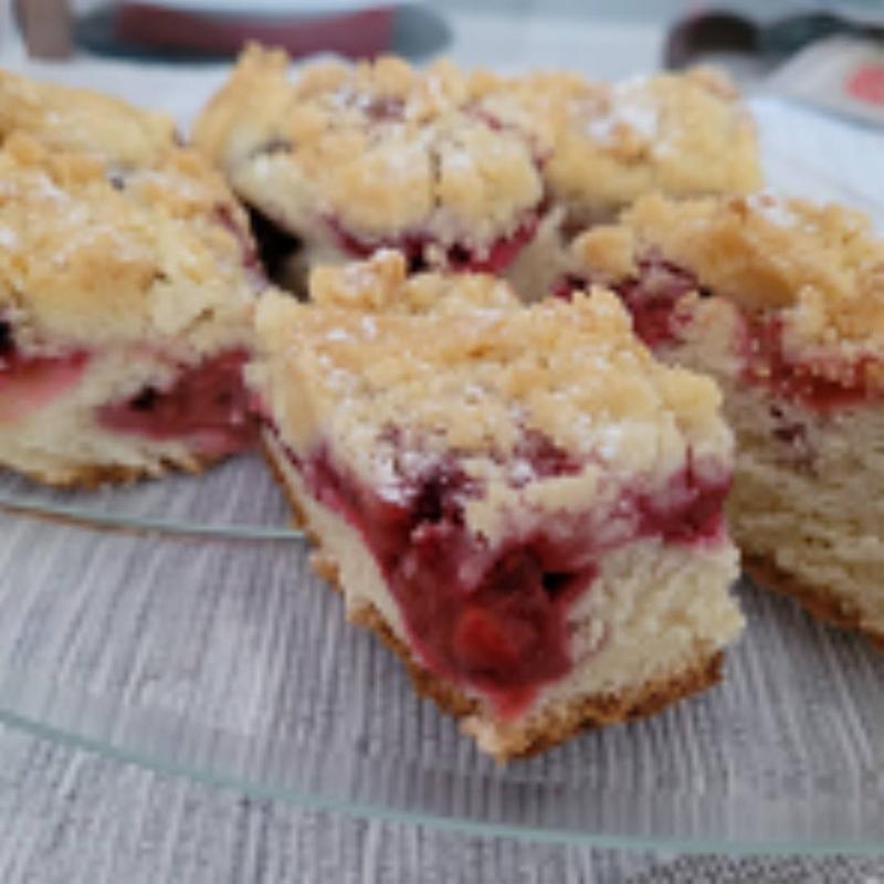 Ciasto drożdżowe z truskawkami