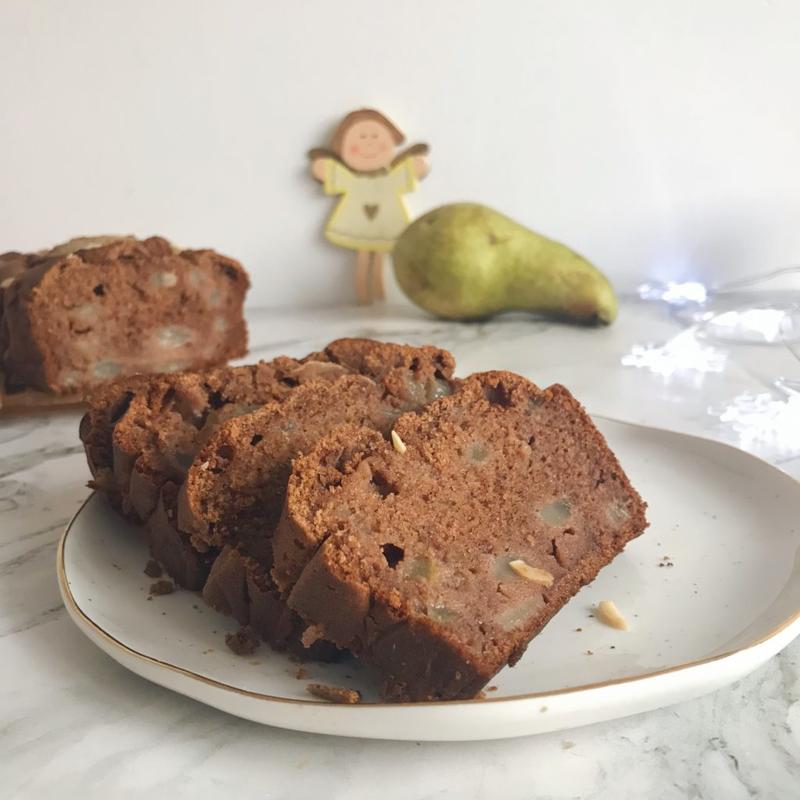 Piernik z orzechami i żurawiną