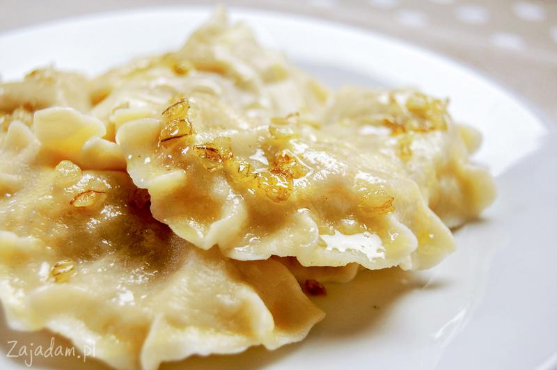 Magiczne pierogi z kapustą kiszoną, grzybami i mięsem mielonym – smak tradycji w Twojej kuchni