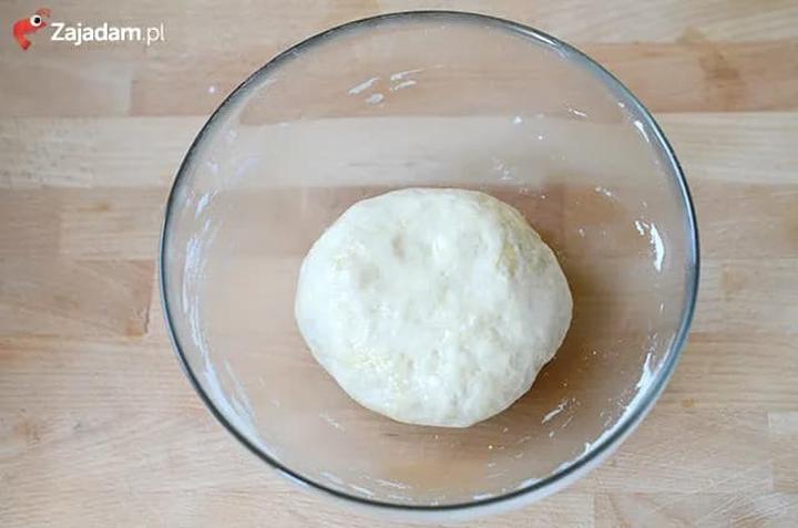 Szybkie techniki rozmrażania ciasta na pizzę – odkryj najlepsze metody i praktyczne porady