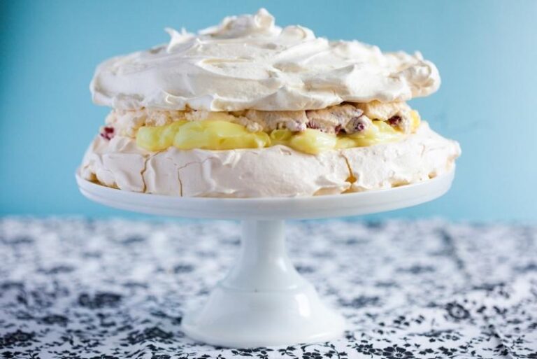 Odkryj pyszne ciasta z mascarpone: sprawdzone przepisy, które rozkochają w sobie każdego!