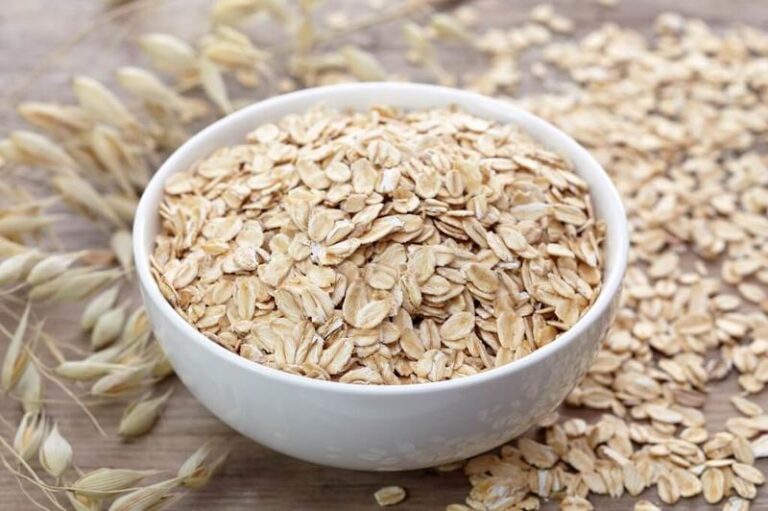 Odkryj pyszne przepisy z płatków owsianych: ciastka, placki, owsianki i granola na zdrowe przekąski