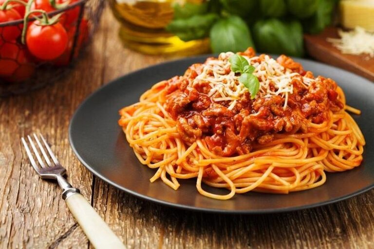 Pyszne spaghetti bolognese dla dzieci: sprawdzony przepis na idealny obiad malucha