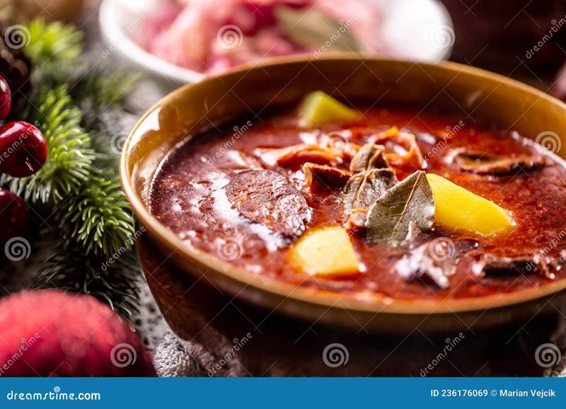 Barszcz ze słodkiej kapusty