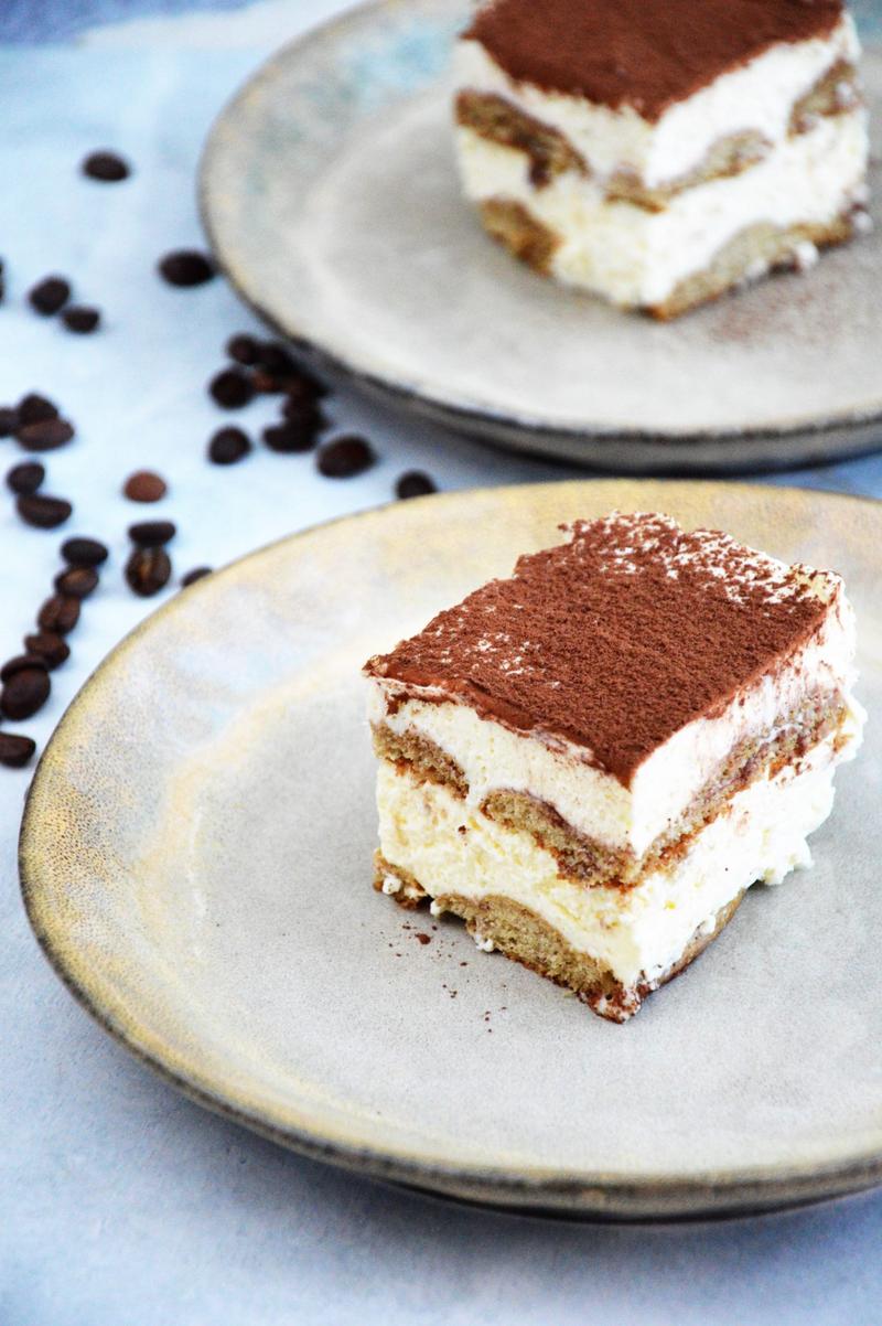 Dekoracja tortu tiramisu