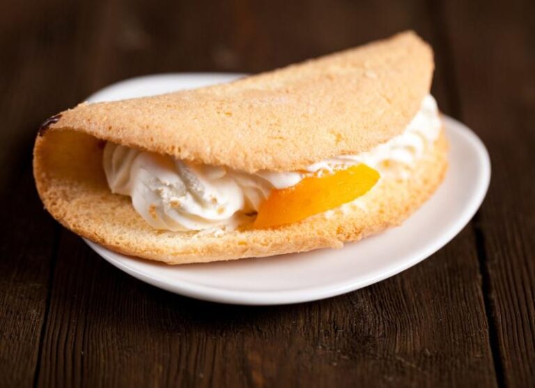 Puszyste naleśniki biszkoptowe: Jak przygotować pyszne ciasto w 6 prostych krokach