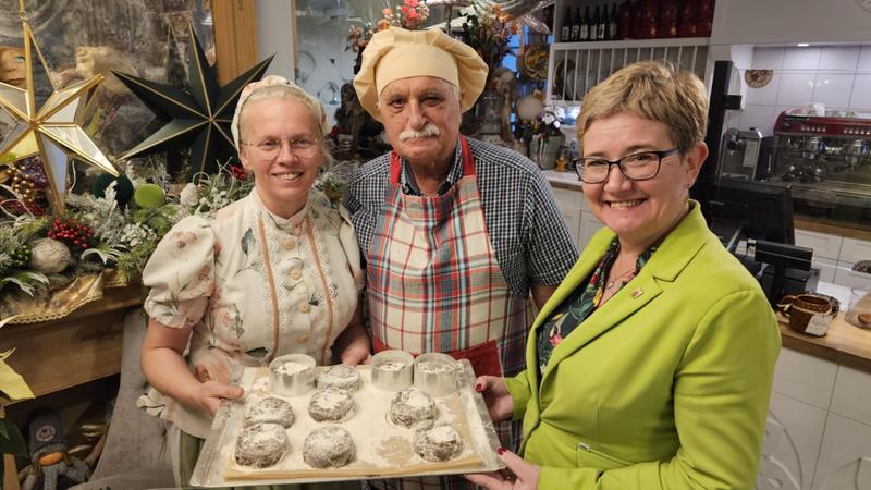 Magia Świąt: Przepis na aromatyczne pierniki z miodem i tradycyjnymi przyprawami