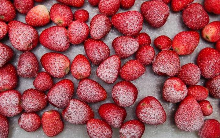 Mrożenie truskawek krok po kroku