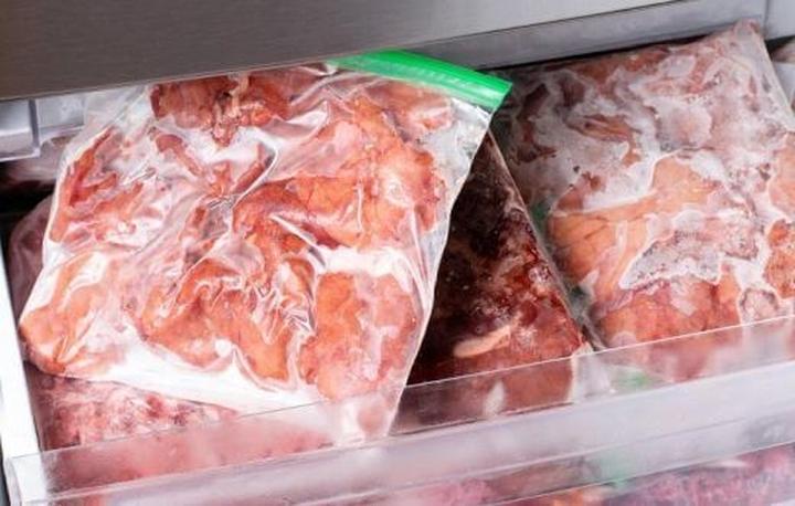 Jak długo można mrozić mięso? Oto, co musisz wiedzieć, aby uniknąć strat!