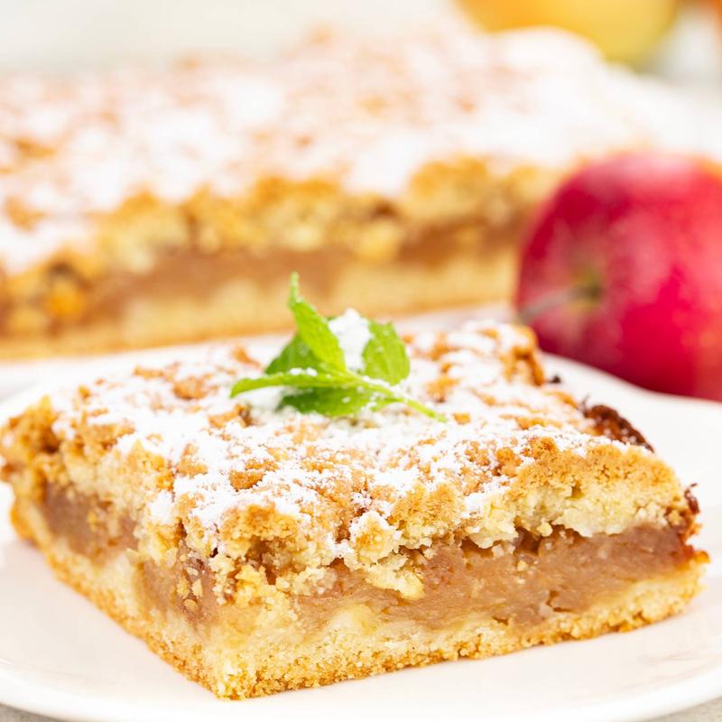 Pyszna szarlotka w thermomixie z kruszonką i waniliowymi lodami – ciepłe chwile smaku