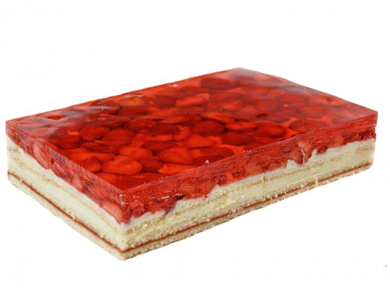 Ciasto z pianką i owocami