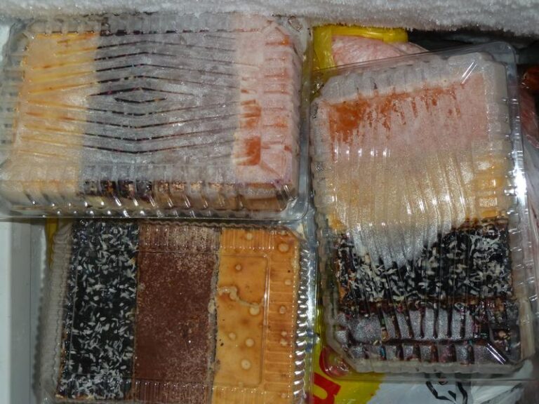 Jak skutecznie mrozić ciasto drożdżowe, aby cieszyć się jego świeżością przez dłużej?