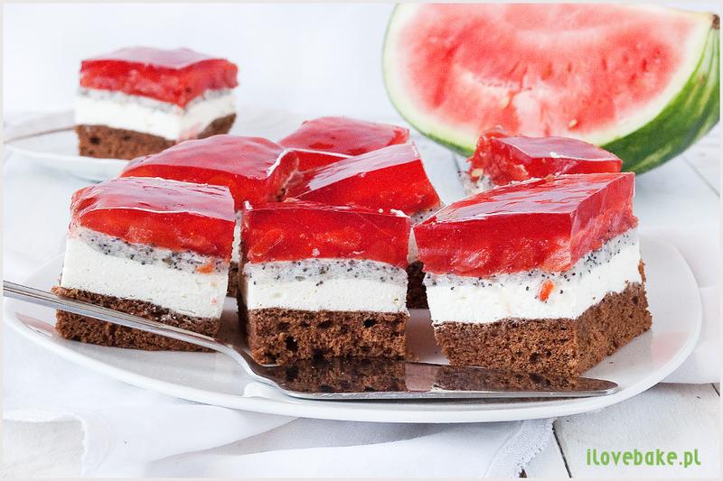 Orzeźwiające ciasto z arbuzem – prosty przepis na pyszny arbuzowiec, który zauroczy Twoje kubki smakowe