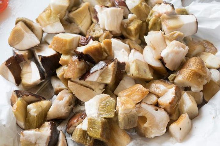 Przygotowanie grzybów do mrożenia