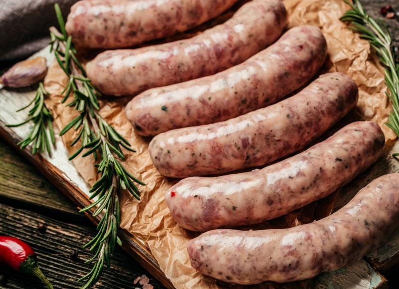 Jak długo mrozić kiełbasę? Odkryj zasady maksymalnego przechowywania w zamrażalniku