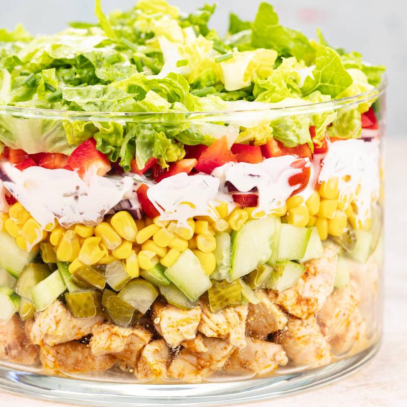 Sałatka gyros: który ogórek lepszy – kiszony czy konserwowy? Przewodnik po składnikach