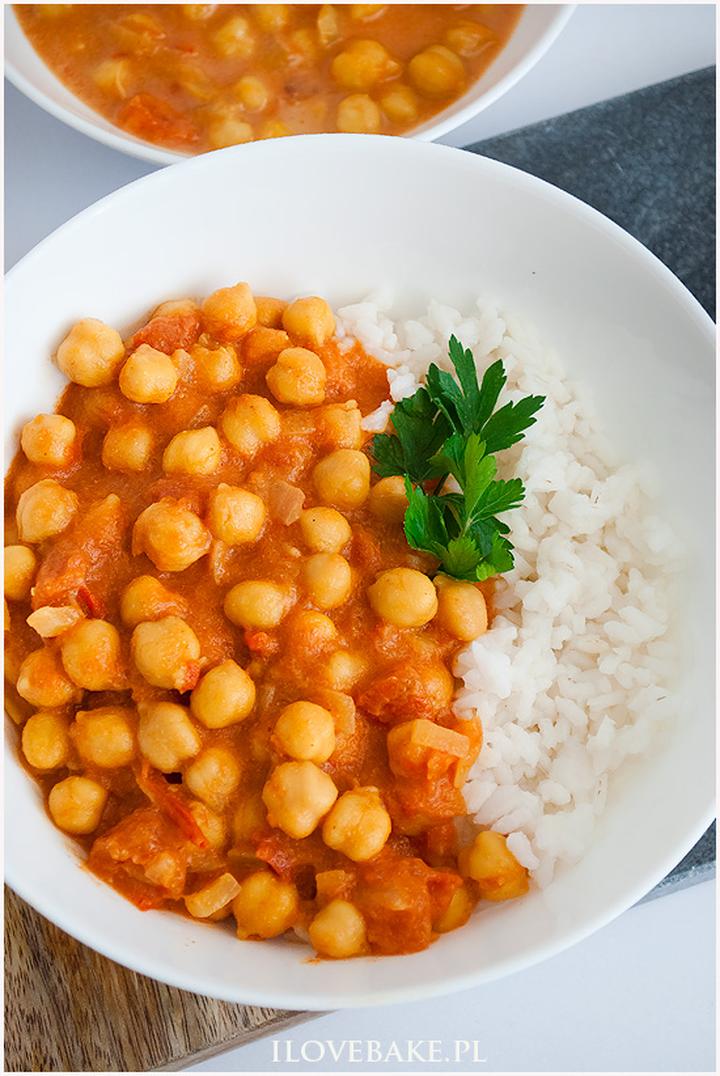 Sos kokosowy z pomidorami