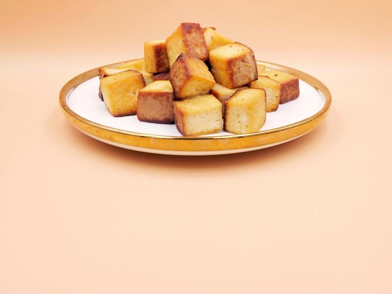 Czy mrożenie tofu zmienia jego teksturę? Praktyczny poradnik dla każdego miłośnika roślinnych protein